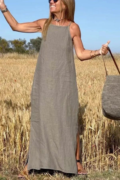 Prosta modna sukienka z rozcięciem na ramiączkach